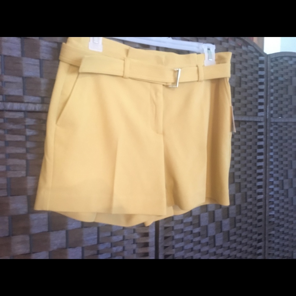 Anne Klein Soft bottom shorts Maize